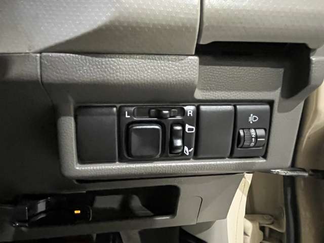 ★88works★　の掲載車をご覧頂きまして誠にありがとうございます。どんな些細なことでもお気軽にお問い合わせください♪　皆様からのご連絡、ご来店をスタッフ一同心よりお待ちしております♪