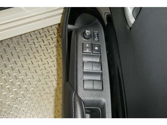 TOYOTAのお店でロングラン保証付きで安心な中古車♪
