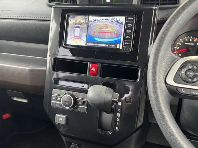 アラウンドビューモニター（オプション）/オートエアコン