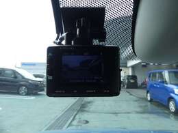 社外品ドライブレコーダーが装備されています(保証対象外）