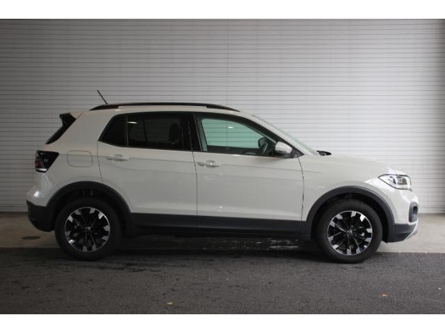 ダークティンテッドガラス（リヤ）☆日差しを抑え、プライバシーも保護◎