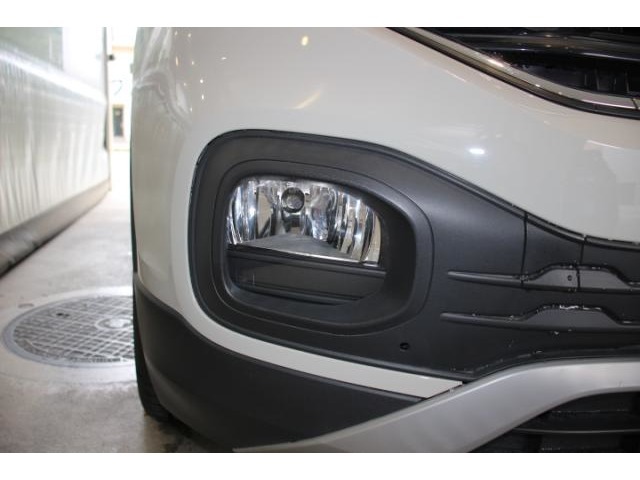 フォグランプ★濃霧や雨などによる悪天候時の視界確保と、後続車への注意喚起に役立ちます！