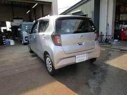 タイヤの溝はありますか？持込での交換も承っております！スタッドレス⇔ノーマルの履き替えはもちろん。溝が減ってきた、雨の日に不安を感じるお客様も一度ご相談ください。持込も可能です！