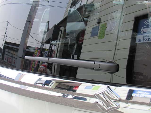 万が一の事故等が起きたときには、自社所有の積載車でお客様の大切なお車を 現地まで積載にお伺いいたします。また、代車を無料でご準備いたします！