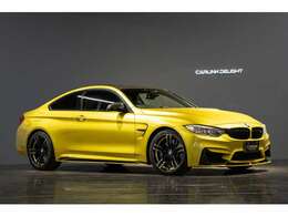 2015　BMW　M4COUPE　M DCT Drivelogic　Austin Yellow　ひと際視線を奪う存在感のM4にセットされるのは、EISENMANN製中間パイプ＆リアピース。けたたましいレーシングサウンドは強烈です！！