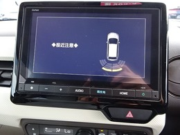 バックも安心のリアカメラ付いています。リアカメラがあると、いつでも安全にバックできますね。死角も減ります。3ビュー切り替え、ガイド線表示なので便利です。