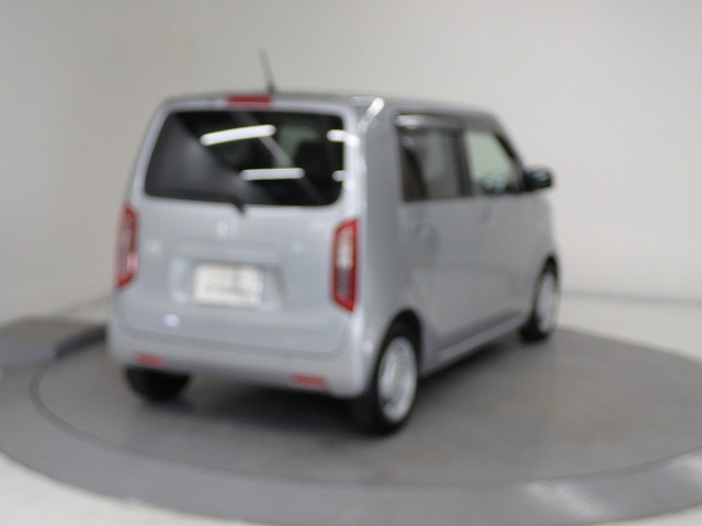 リアガラスはもちろんプライバシーガラスで周りの視線も気にならないので、お子様・ご友人もゆったりとした居住空間を満喫できるはずです！