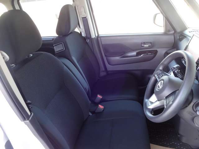 運転席シート画像になります。