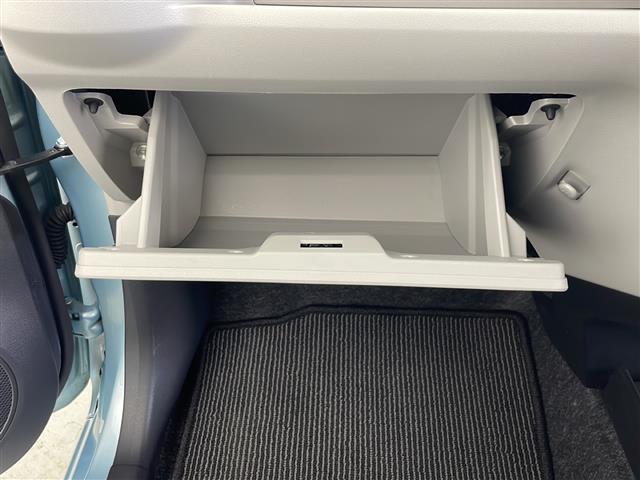 【フロアマット】ニオイが気になる方は消臭効果のある内装クリーニングオプションがおすすめです！またオプションパーツのご用意もありますので、自分だけのオリジナルの車内空間をお創りいただけます！