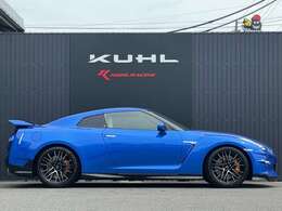 こちらの車両をベースに追加カスタムのご依頼も大歓迎でございます。自社製品から社外製品まで、幅広く取扱いしております。気になる商品、理想の車のイメージがありましたら何でもご相談ください。