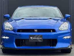 KUHLオリジナルボディコーティングもご用意しております。細かいを小傷を磨きで落とし、撥水力、艶双方に優れたコーティングを施工致します。スタンダード・ハイグレードの2種類をご用意しております。