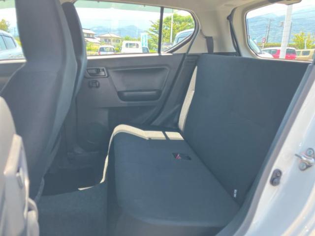 WECARSでは各商談席に大型モニターをご用意しております！見やすい大画面でゆったりと全国の在庫をご覧いただけます！是非ご来店お待ちしております！