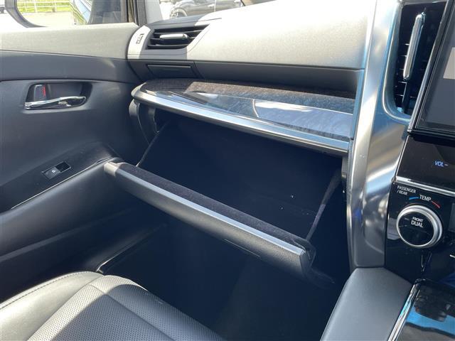 店頭在庫以外にも全国約4万台※の在庫から、ぴったりな1台をご提案します！※2023年10月現在の在庫台数です。売約済の可能性があります。