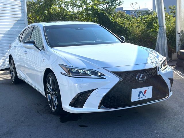 大好評のボディコーティング「弾スプラッシュコート」もご納車までに施工可能。通常のガラスコートと異なる、耐久年数6年の無機質ガラスコーティングが、ボディをキレイな状態に保ってくれます。