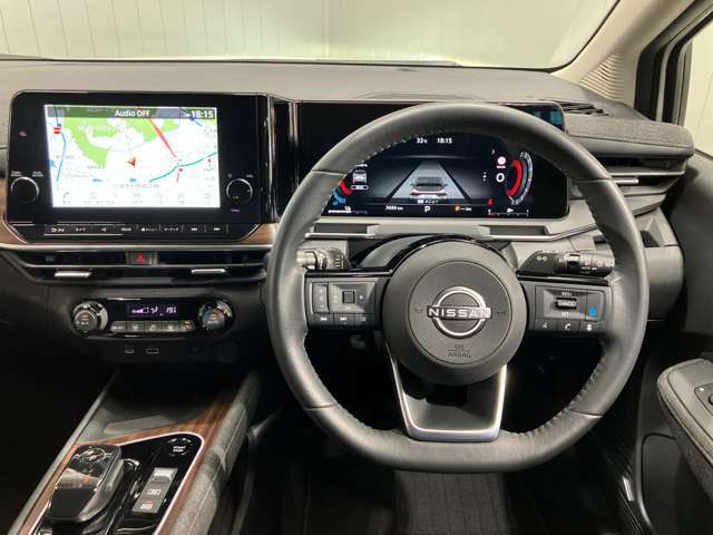 ステアリングスイッチ付きで操作・運転がしやすいハンドルです★