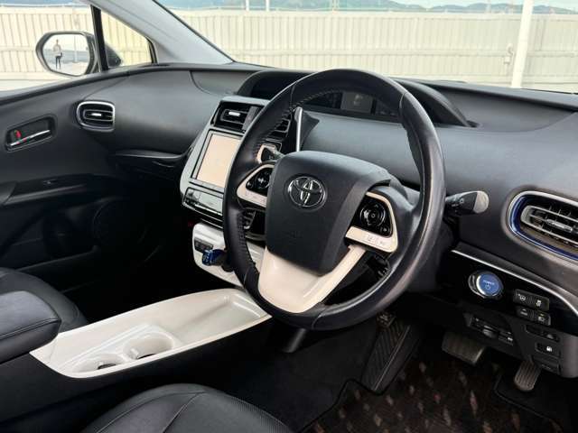 ヘッドアップディスプレイ★防眩ミラー★コーナーセンサー