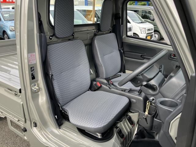 「スズキプレミアム認定中古車」は、「スズキ独自の基準をクリアした内外装仕上げ」、「車両状態が一目でわかる車両状態証明書」、「安心の3年保証」の3つの安心をお客様にお届けする、特別な中古車です。