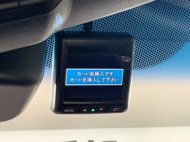 万が一の事故のときもドライブレコーダーがあると安心です。ご利用になる場合は個人情報保護の観点より新品の対応SDカードをお求め下さい。