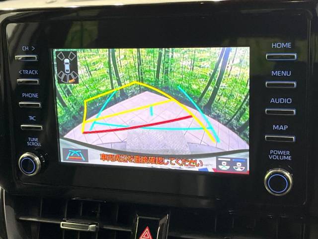 【バックカメラ】駐車時に後方がリアルタイム映像で確認できます。大型商業施設や立体駐車場での駐車時や、夜間のバック時に大活躍！運転スキルに関わらず、今や必須となった装備のひとつです！