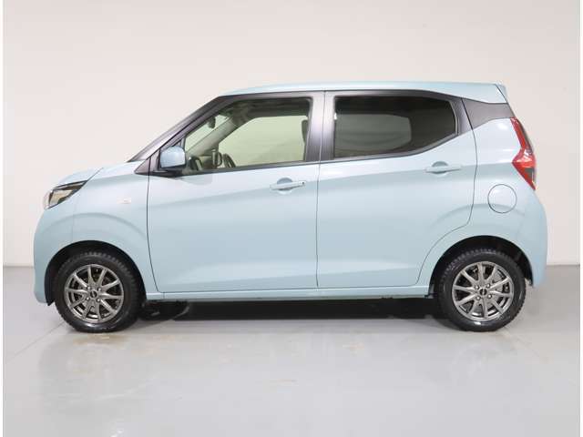 新車ショールーム・サービス工場併設の店舗ですので、ご購入後の保証やアフターサービスの面もOKです。