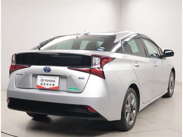 自社工房で輝くボディーと、綺麗で清潔な室内の車に生まれ変わります【ピカット一平】☆もちろん当社の技術スタッフの手により、点検整備が行われます。ぜひ、お客様の目でお確かめください。