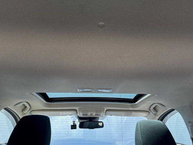 ●弊社では、全車『修復歴なし』のお車のみ取り扱っております。専任バイヤーによる厳選した仕入れの後、入庫後の車両チェックを行い、ネクステージが認定した高品質な中古車をご提供しております。
