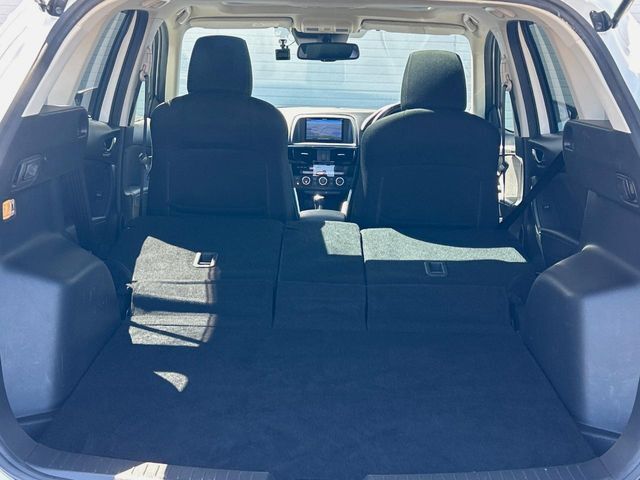 ドライバーによって運転しやすいポジションは異なり、あの車はどうなのか不安なこともありますよね。気になるお車は店頭で乗り込んでご確認いただけます♪