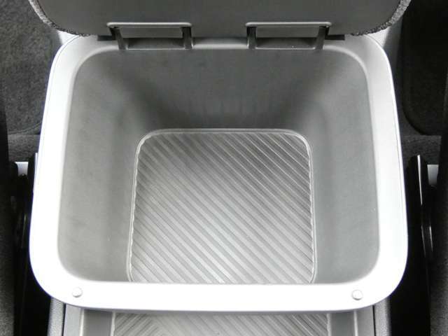 小物を入れられるのは便利ですね！