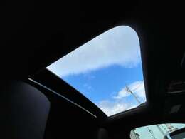 LIBERALAは、輸入車選びの新たなスタイルを提案するインポート・セレクト・ブランドです。オーナー様となる方がクルマから直接感じる感性を第一にした、最良の一台との出会いをコーディネートいたします。