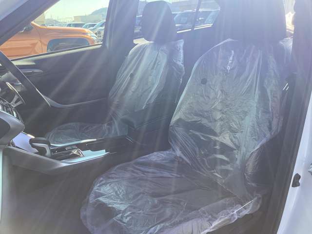 座面が広い電動シートでシートヒーターつき