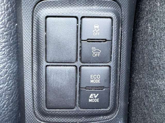 車検整備もお任せ！当店は無駄な部品交換を致しません。使える部品・交換すべき部品をお客様立会いの下わかりやすくご説明させて頂きます！ご納得頂いた上で、交換についてお客様自身で決めて頂き整備を実施します。