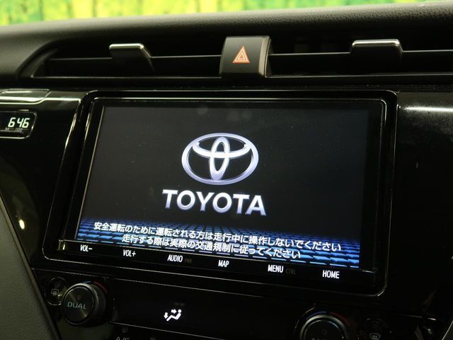 【純正ナビ】人気の純正ナビを装備しております。ナビの使いやすさはもちろん、オーディオ機能も充実！キャンプや旅行はもちろん、通勤や買い物など普段のドライブも楽しくなるはず♪