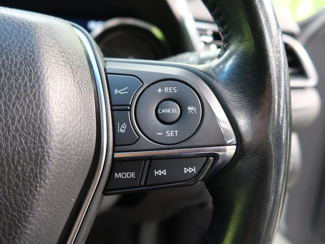 【レーダークルーズコントロール】高速道路での長距離走行が楽に！！自動で速度を保つクルーズコントロールが、衝突軽減システムと連携し、前方の車両を感知して車間を保つように速度調節してくれます！！