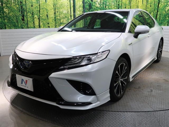 高透明度のガラス皮膜で撥水はもちろん、上質なツヤ・光沢を実現。紫外線や酸性雨から大切な愛車を保護し、色あせ・劣化を防止。「弾スプラッシュコート」、「弾プリミッサコート」からお選びいただけます。