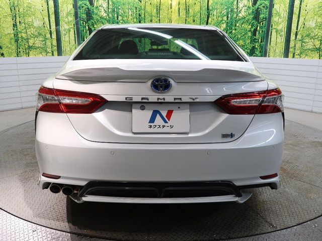 安心の最長10年・走行無制限保証（有償）をご用意。保証内容も充実はもちろん、無料点検＆オイル交換や、年中無休の全国・24時間ロードサービスも付帯されておりますのでご安心下さい。