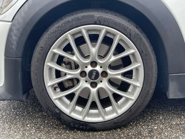 純正アルミ履いてます！重量や質感、精度等はメーカー指定のホイールだけあります！