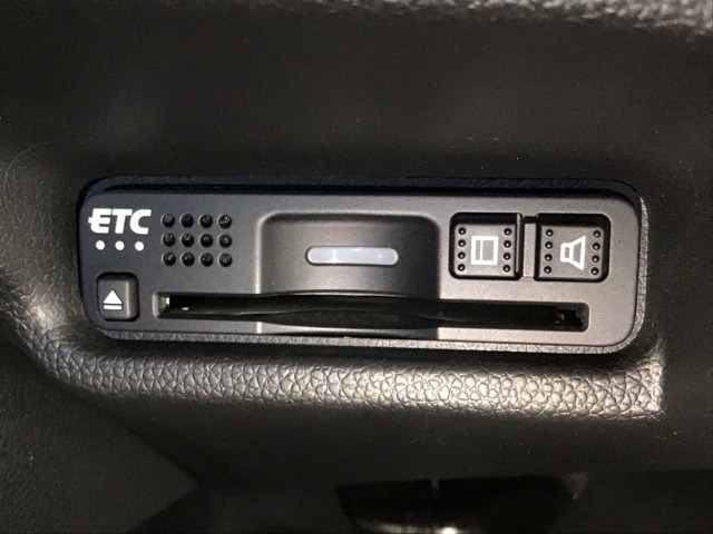 ETC付きで高速道路をノンストップ・キャッシュレスで利用出来ます！スマートインターの出入りも利用可能でとても便利です！