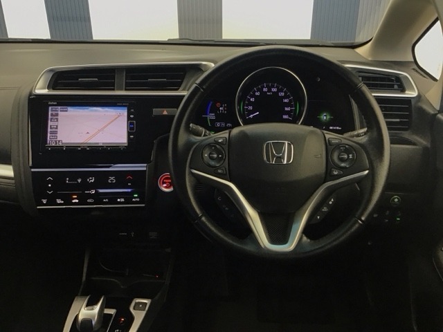 運転しやすいインパネ周りです！見やすいレイアウトで快適なドライブをサポートします！