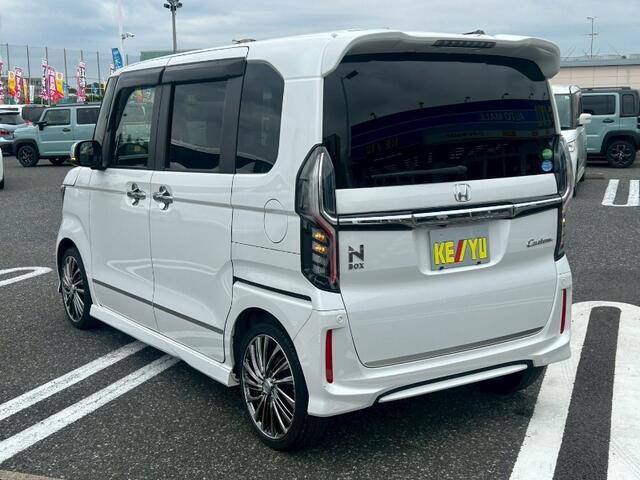 弊社では、【ドライブレコーダー】【ナビ】【スタッドレスタイヤ】【ETC2.0】【コーティング施工】【車検】【板金】などの、取り付けや施工も行っております！量販店さんよりもリーズナブル♪自信があります☆
