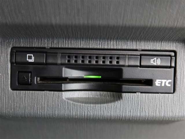 ETC車載器付きです。高速道路の料金所もスムーズに通過できます。