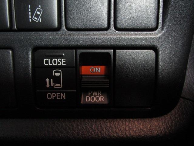 パワースライドドア装備なので運転席からも楽々開閉出来ます！
