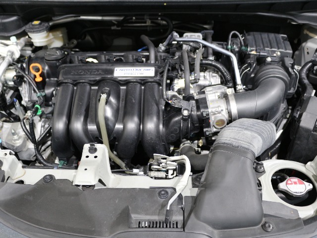 車のコンディションチェックには外せない場所です。細部まで綺麗にクリーニング済みです。