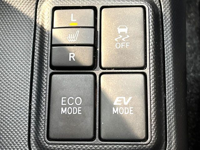 【シートヒーター】寒い日に重宝するシートヒーター！エアコンより早く温まってくれるので寒がりの人も安心ですね♪エアコンの温風は乾燥するから苦手、という方にもをおすすめです。