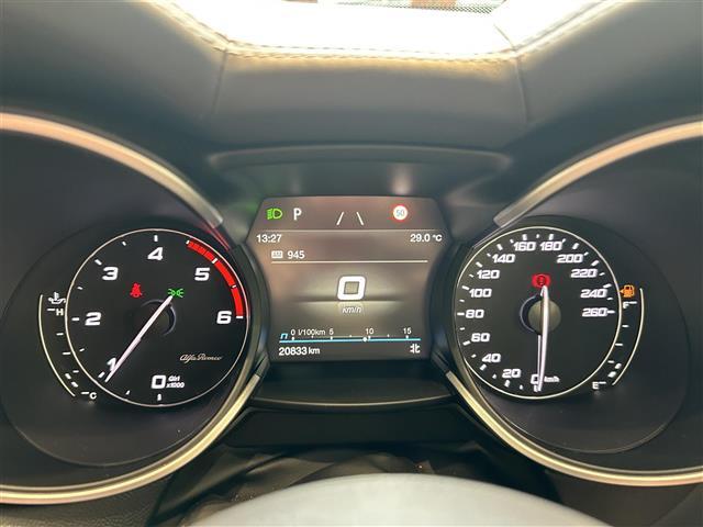 【スピードメーター】『スピードメーター』の画像になります。メーターがシンプルで見やすく運転しやすいですね！