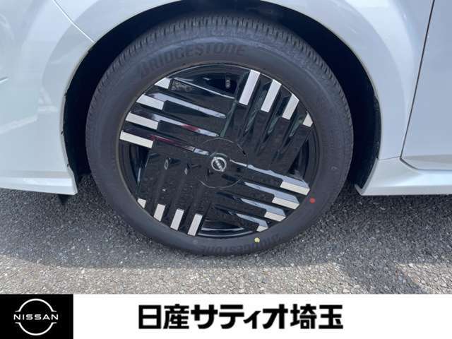 純正アルミホイール装着