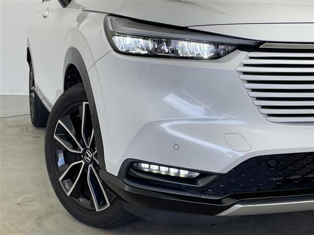 【ライト・ランプ】ワレもなく綺麗な状態なので、悪天候や夜間の走行も視界良好で安心してお乗りいただけます。ヘッドライト・ホイール・フロントガラスなど色々な部分コーティングをご用意しております！