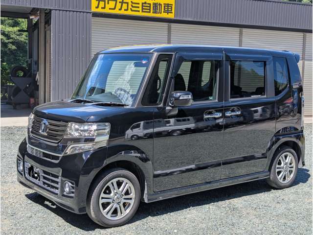 当店では 『低価格の軽自動車』 を中心に販売しています。またトラクターや油圧ショベルの取り扱いにも注力してますので、興味のある方はぜひお電話下さい！