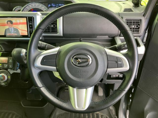 WECARSの展示場では実際に見て、触ってお車をお選びいただけます！知識の豊富な営業スタッフが様々なカーライフをご提案いたします！