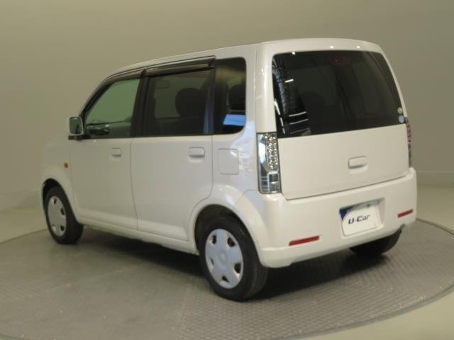 納車後もお客様へは「安心・安全・快適」にお乗りいただけますように、お渡し前に法定12ケ月点検を実施してからお渡しを致します。　整備内容や交換部品などに付いては、スタッフまでお尋ねください。