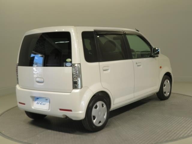 ご納車前にはエンジンオイル・オイルエレメント等を交換して、トヨタディーラーのエンジニアがしっかりと整備を致します。交換部品などに付いては、スタッフまでお尋ねください。